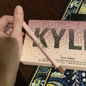 Kylie cosmetics coconut lip liner